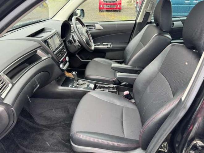 エクシーガ2.0 i-S アドバンテージ ライン 4WD　スマートキー　ナビ　TV 2000