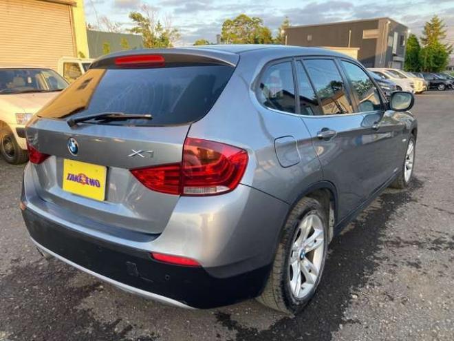 BMWX1 xドライブ 25i 4WD　夏冬タイヤ　インテリキー　クリアランスソナーオートライト 正規輸入車 3000