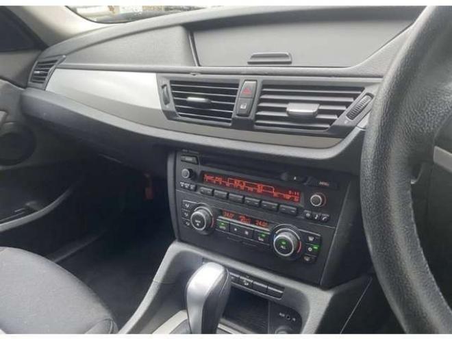 BMWX1 xドライブ 25i 4WD　夏冬タイヤ　インテリキー　クリアランスソナーオートライト 正規輸入車 3000