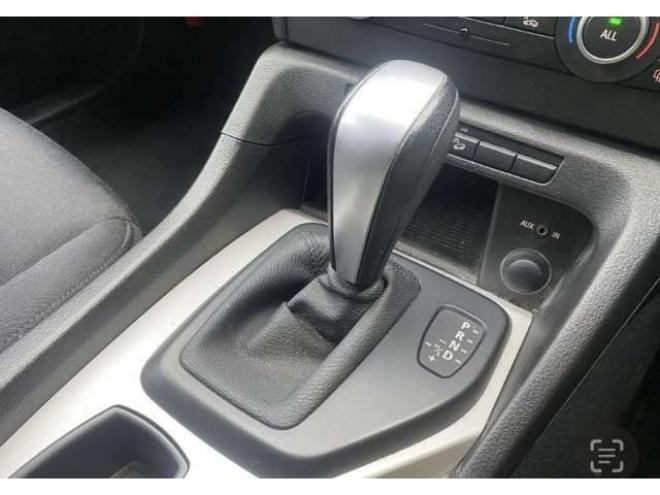 BMWX1 xドライブ 25i 4WD　夏冬タイヤ　インテリキー　クリアランスソナーオートライト 正規輸入車 3000