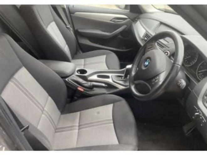 BMWX1 xドライブ 25i 4WD　夏冬タイヤ　インテリキー　クリアランスソナーオートライト 正規輸入車 3000