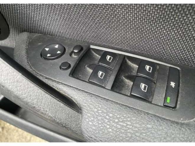 BMWX1 xドライブ 25i 4WD　夏冬タイヤ　インテリキー　クリアランスソナーオートライト 正規輸入車 3000