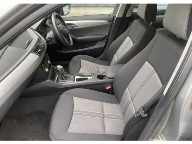 BMWX1 xドライブ 25i 4WD　夏冬タイヤ　インテリキー　クリアランスソナーオートライト 正規輸入車 3000