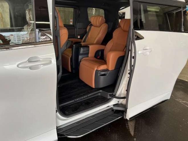 ヴェルファイアハイブリッド 2.5 Zプレミア E-Four 4WD　屋内保管・ワンオーナー・ブラウンレザー 登録済未使用車 2500