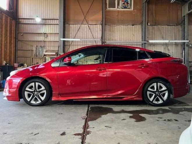 プリウス1.8 S ツーリングセレクション E-Four 4WD　フルエアロ・純正9インチナビ・Sセンス 1800