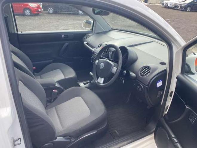 ニュービートルニュービートル　 正規輸入車 2WD 2000