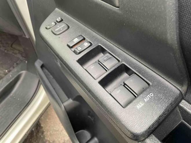 ヴォクシーＸ Ｌエディション 寒冷地仕様 4WD 2000 5Dr