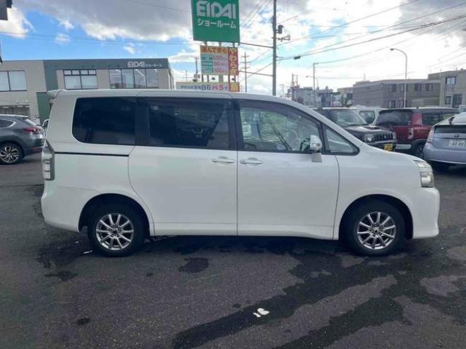 ヴォクシーＸ Ｌエディション 寒冷地仕様 4WD 2000 5Dr