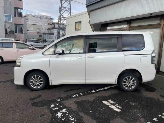 ヴォクシーＸ Ｌエディション 寒冷地仕様 4WD 2000 5Dr