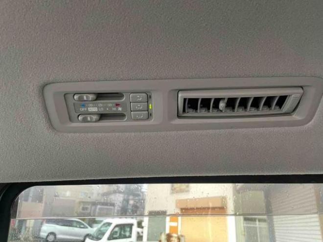 ヴォクシーＸ Ｌエディション 寒冷地仕様 4WD 2000 5Dr