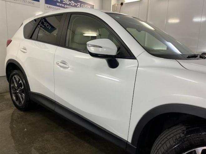 CX-5ＸＤ　Ｌパッケージ　本州仕入　寒冷地仕様　禁煙車　ＷＡＫＯＳバリアスコーティング済　スカイアクティブディーゼルターボ　ＧＲｅｄｄｙフロントスポイラー　純正１９インチＡＷ　社外１７ＡＷ＋スタッドレスタイヤ付　純正ナビ（フルセグ地デジ　Ｂｌｕｅｔｏｏｔｈ）＋バックカメラ＆サイドカメラ　純正レザーシート　レーダークルーズコントロール　ブラインドスポット　車線逸脱警報　ＬＥＤヘッドライト　両席シートヒーター　アドバンスキー　ドラレコ　横滑り防止装置　ＥＴＣ 4WD 2200 5Dr