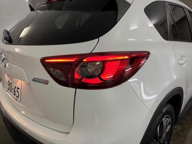 CX-5ＸＤ　Ｌパッケージ　本州仕入　寒冷地仕様　禁煙車　ＷＡＫＯＳバリアスコーティング済　スカイアクティブディーゼルターボ　ＧＲｅｄｄｙフロントスポイラー　純正１９インチＡＷ　社外１７ＡＷ＋スタッドレスタイヤ付　純正ナビ（フルセグ地デジ　Ｂｌｕｅｔｏｏｔｈ）＋バックカメラ＆サイドカメラ　純正レザーシート　レーダークルーズコントロール　ブラインドスポット　車線逸脱警報　ＬＥＤヘッドライト　両席シートヒーター　アドバンスキー　ドラレコ　横滑り防止装置　ＥＴＣ 4WD 2200 5Dr