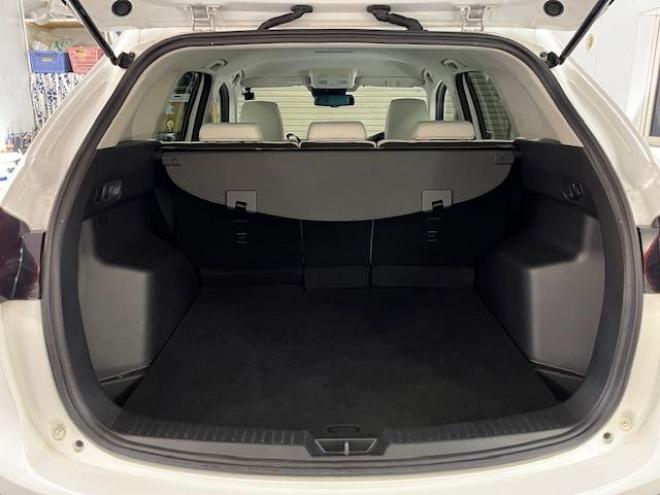 CX-5ＸＤ　Ｌパッケージ　本州仕入　寒冷地仕様　禁煙車　ＷＡＫＯＳバリアスコーティング済　スカイアクティブディーゼルターボ　ＧＲｅｄｄｙフロントスポイラー　純正１９インチＡＷ　社外１７ＡＷ＋スタッドレスタイヤ付　純正ナビ（フルセグ地デジ　Ｂｌｕｅｔｏｏｔｈ）＋バックカメラ＆サイドカメラ　純正レザーシート　レーダークルーズコントロール　ブラインドスポット　車線逸脱警報　ＬＥＤヘッドライト　両席シートヒーター　アドバンスキー　ドラレコ　横滑り防止装置　ＥＴＣ 4WD 2200 5Dr