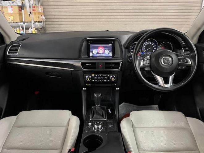 CX-5ＸＤ　Ｌパッケージ　本州仕入　寒冷地仕様　禁煙車　ＷＡＫＯＳバリアスコーティング済　スカイアクティブディーゼルターボ　ＧＲｅｄｄｙフロントスポイラー　純正１９インチＡＷ　社外１７ＡＷ＋スタッドレスタイヤ付　純正ナビ（フルセグ地デジ　Ｂｌｕｅｔｏｏｔｈ）＋バックカメラ＆サイドカメラ　純正レザーシート　レーダークルーズコントロール　ブラインドスポット　車線逸脱警報　ＬＥＤヘッドライト　両席シートヒーター　アドバンスキー　ドラレコ　横滑り防止装置　ＥＴＣ 4WD 2200 5Dr