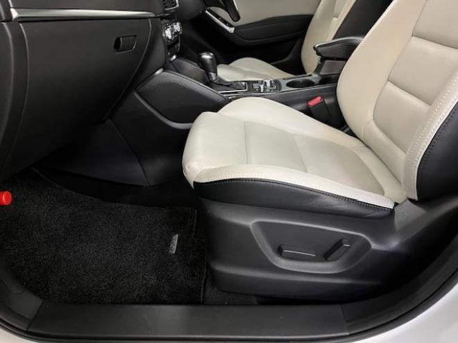 CX-5ＸＤ　Ｌパッケージ　本州仕入　寒冷地仕様　禁煙車　ＷＡＫＯＳバリアスコーティング済　スカイアクティブディーゼルターボ　ＧＲｅｄｄｙフロントスポイラー　純正１９インチＡＷ　社外１７ＡＷ＋スタッドレスタイヤ付　純正ナビ（フルセグ地デジ　Ｂｌｕｅｔｏｏｔｈ）＋バックカメラ＆サイドカメラ　純正レザーシート　レーダークルーズコントロール　ブラインドスポット　車線逸脱警報　ＬＥＤヘッドライト　両席シートヒーター　アドバンスキー　ドラレコ　横滑り防止装置　ＥＴＣ 4WD 2200 5Dr