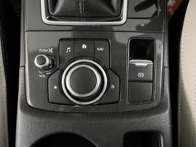 CX-5ＸＤ　Ｌパッケージ　本州仕入　寒冷地仕様　禁煙車　ＷＡＫＯＳバリアスコーティング済　スカイアクティブディーゼルターボ　ＧＲｅｄｄｙフロントスポイラー　純正１９インチＡＷ　社外１７ＡＷ＋スタッドレスタイヤ付　純正ナビ（フルセグ地デジ　Ｂｌｕｅｔｏｏｔｈ）＋バックカメラ＆サイドカメラ　純正レザーシート　レーダークルーズコントロール　ブラインドスポット　車線逸脱警報　ＬＥＤヘッドライト　両席シートヒーター　アドバンスキー　ドラレコ　横滑り防止装置　ＥＴＣ 4WD 2200 5Dr