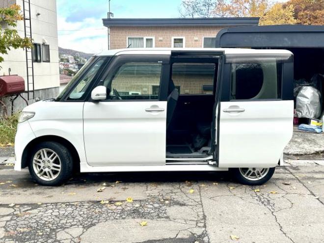 タントカスタムVセレクション　4WD タイミングチェーン車　エンジンスターター　楽ナビ　ワンセグテレビ　夏冬アルミ 4WD 5 660Dr