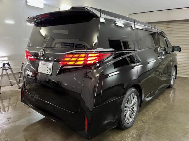 アルファードＺ　本州仕入　寒冷地仕様　禁煙車　トヨタセーフティセンス　左右独立ムーンルーフ　レーダークルーズ　レーントレーシング　純正１８インチＡＷ　ＴＯＹＯ製新品スタッドレスタイヤ　純正ナビ（フルセグ地デジ　Ｂｌｕｅｔｏｏｔｈ　Ｍｉｒａｃａｓｔ）＋バックカメラ＋全方位カメラ　両側パワースライドドア　パワーバックドア　純正ブラックレザーシート　電動オットマン　ＬＥＤヘッドライト　デジタルインナーミラー　ステアリングヒーター　シートヒーター＆クーラー　ＥＴＣ  4WD 2500 5Dr