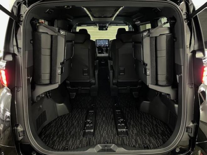 アルファードＺ　本州仕入　寒冷地仕様　禁煙車　トヨタセーフティセンス　左右独立ムーンルーフ　レーダークルーズ　レーントレーシング　純正１８インチＡＷ　ＴＯＹＯ製新品スタッドレスタイヤ　純正ナビ（フルセグ地デジ　Ｂｌｕｅｔｏｏｔｈ　Ｍｉｒａｃａｓｔ）＋バックカメラ＋全方位カメラ　両側パワースライドドア　パワーバックドア　純正ブラックレザーシート　電動オットマン　ＬＥＤヘッドライト　デジタルインナーミラー　ステアリングヒーター　シートヒーター＆クーラー　ＥＴＣ  4WD 2500 5Dr