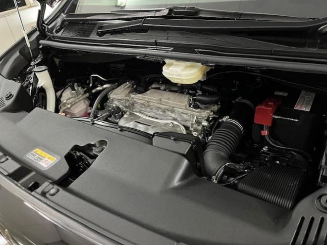 アルファードＺ　本州仕入　寒冷地仕様　禁煙車　トヨタセーフティセンス　左右独立ムーンルーフ　レーダークルーズ　レーントレーシング　純正１８インチＡＷ　ＴＯＹＯ製新品スタッドレスタイヤ　純正ナビ（フルセグ地デジ　Ｂｌｕｅｔｏｏｔｈ　Ｍｉｒａｃａｓｔ）＋バックカメラ＋全方位カメラ　両側パワースライドドア　パワーバックドア　純正ブラックレザーシート　電動オットマン　ＬＥＤヘッドライト　デジタルインナーミラー　ステアリングヒーター　シートヒーター＆クーラー　ＥＴＣ  4WD 2500 5Dr