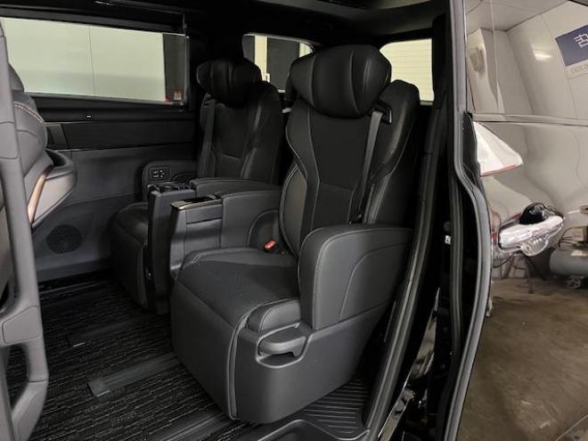 アルファードＺ　本州仕入　寒冷地仕様　禁煙車　トヨタセーフティセンス　左右独立ムーンルーフ　レーダークルーズ　レーントレーシング　純正１８インチＡＷ　ＴＯＹＯ製新品スタッドレスタイヤ　純正ナビ（フルセグ地デジ　Ｂｌｕｅｔｏｏｔｈ　Ｍｉｒａｃａｓｔ）＋バックカメラ＋全方位カメラ　両側パワースライドドア　パワーバックドア　純正ブラックレザーシート　電動オットマン　ＬＥＤヘッドライト　デジタルインナーミラー　ステアリングヒーター　シートヒーター＆クーラー　ＥＴＣ  4WD 2500 5Dr