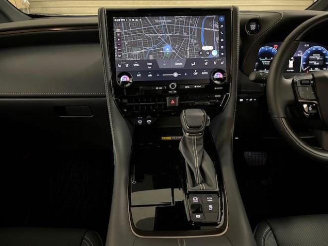 アルファードＺ　本州仕入　寒冷地仕様　禁煙車　トヨタセーフティセンス　左右独立ムーンルーフ　レーダークルーズ　レーントレーシング　純正１８インチＡＷ　ＴＯＹＯ製新品スタッドレスタイヤ　純正ナビ（フルセグ地デジ　Ｂｌｕｅｔｏｏｔｈ　Ｍｉｒａｃａｓｔ）＋バックカメラ＋全方位カメラ　両側パワースライドドア　パワーバックドア　純正ブラックレザーシート　電動オットマン　ＬＥＤヘッドライト　デジタルインナーミラー　ステアリングヒーター　シートヒーター＆クーラー　ＥＴＣ  4WD 2500 5Dr