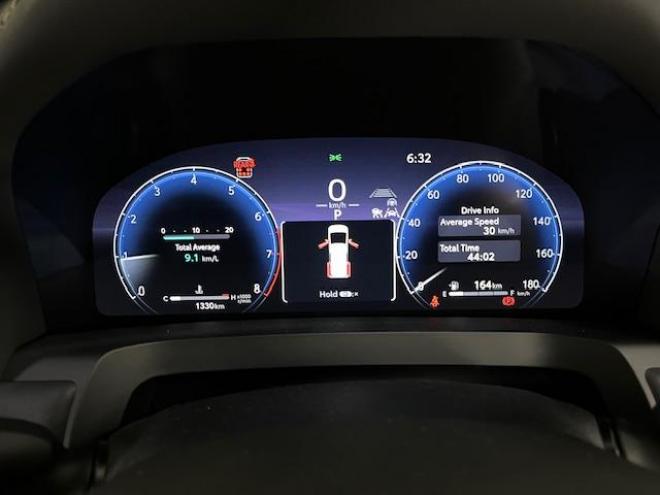 アルファードＺ　本州仕入　寒冷地仕様　禁煙車　トヨタセーフティセンス　左右独立ムーンルーフ　レーダークルーズ　レーントレーシング　純正１８インチＡＷ　ＴＯＹＯ製新品スタッドレスタイヤ　純正ナビ（フルセグ地デジ　Ｂｌｕｅｔｏｏｔｈ　Ｍｉｒａｃａｓｔ）＋バックカメラ＋全方位カメラ　両側パワースライドドア　パワーバックドア　純正ブラックレザーシート　電動オットマン　ＬＥＤヘッドライト　デジタルインナーミラー　ステアリングヒーター　シートヒーター＆クーラー　ＥＴＣ  4WD 2500 5Dr