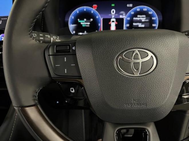 アルファードＺ　本州仕入　寒冷地仕様　禁煙車　トヨタセーフティセンス　左右独立ムーンルーフ　レーダークルーズ　レーントレーシング　純正１８インチＡＷ　ＴＯＹＯ製新品スタッドレスタイヤ　純正ナビ（フルセグ地デジ　Ｂｌｕｅｔｏｏｔｈ　Ｍｉｒａｃａｓｔ）＋バックカメラ＋全方位カメラ　両側パワースライドドア　パワーバックドア　純正ブラックレザーシート　電動オットマン　ＬＥＤヘッドライト　デジタルインナーミラー　ステアリングヒーター　シートヒーター＆クーラー　ＥＴＣ  4WD 2500 5Dr