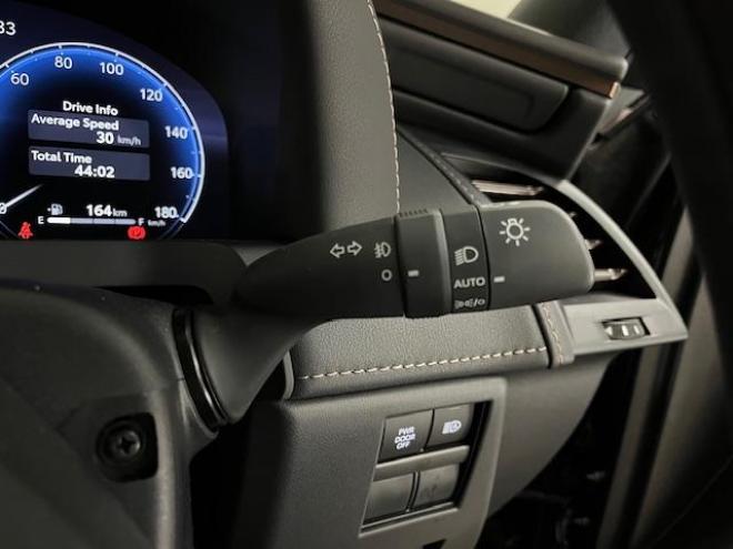 アルファードＺ　本州仕入　寒冷地仕様　禁煙車　トヨタセーフティセンス　左右独立ムーンルーフ　レーダークルーズ　レーントレーシング　純正１８インチＡＷ　ＴＯＹＯ製新品スタッドレスタイヤ　純正ナビ（フルセグ地デジ　Ｂｌｕｅｔｏｏｔｈ　Ｍｉｒａｃａｓｔ）＋バックカメラ＋全方位カメラ　両側パワースライドドア　パワーバックドア　純正ブラックレザーシート　電動オットマン　ＬＥＤヘッドライト　デジタルインナーミラー　ステアリングヒーター　シートヒーター＆クーラー　ＥＴＣ  4WD 2500 5Dr