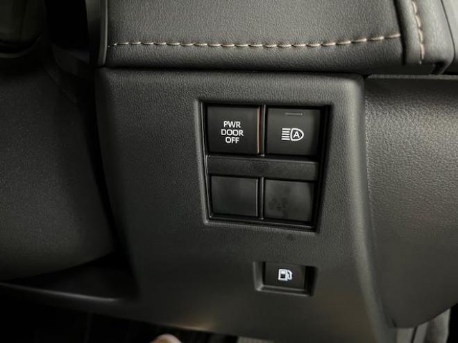 アルファードＺ　本州仕入　寒冷地仕様　禁煙車　トヨタセーフティセンス　左右独立ムーンルーフ　レーダークルーズ　レーントレーシング　純正１８インチＡＷ　ＴＯＹＯ製新品スタッドレスタイヤ　純正ナビ（フルセグ地デジ　Ｂｌｕｅｔｏｏｔｈ　Ｍｉｒａｃａｓｔ）＋バックカメラ＋全方位カメラ　両側パワースライドドア　パワーバックドア　純正ブラックレザーシート　電動オットマン　ＬＥＤヘッドライト　デジタルインナーミラー　ステアリングヒーター　シートヒーター＆クーラー　ＥＴＣ  4WD 2500 5Dr