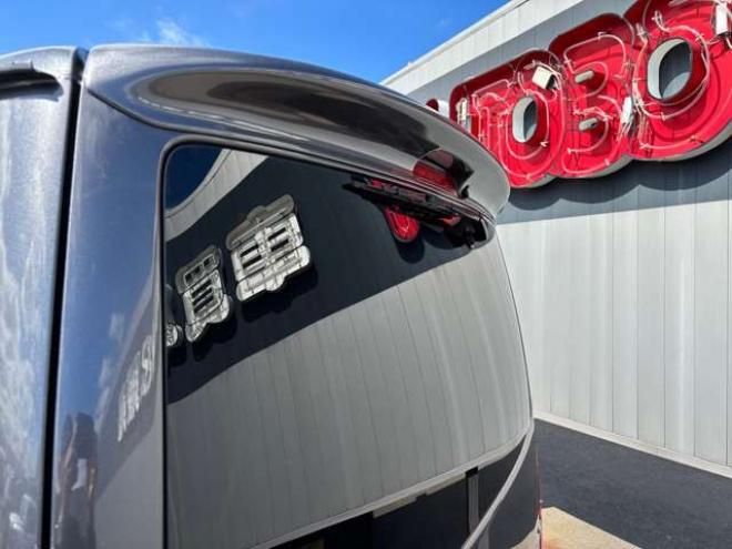 ハイエースバン2.8 スーパーGL ダークプライムII ロングボディ ディーゼルターボ 4WD　グレーメタリック　415COBRAクリーンルック3フロントスポイラー　ステージ2ルーフスポイラー　バッドフェイスBY2ボンネット　バッドラッカー17インチAW　ヨコハマPARADA17インチホワイトレター 2800