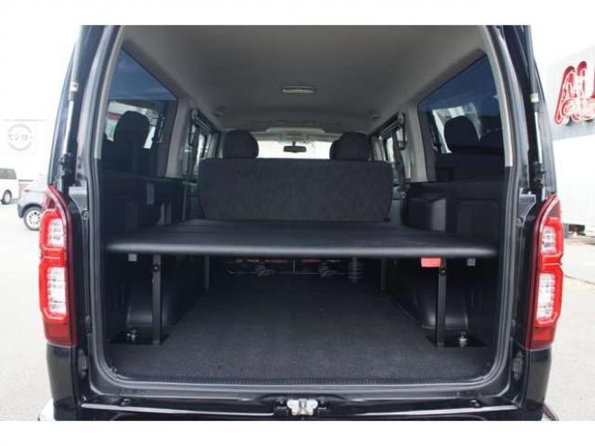 レジアスエース2.8 スーパーGL ダークプライム ロングボディ ディーゼルターボ 4WD　415COBRAコンプリート車両　ファントムヘッドライトシステム&ファントムゴールド18インチホイール&フェイスリフトキット&フルエアロ&フローティングリップ&ローフォルムフェンダー　玄武2インチダウンブロック 2800