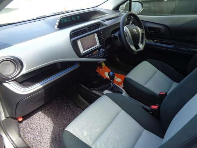 アクア1.5 S　スマートキー　純正エンスタ　純正ナビ 2WD 1500