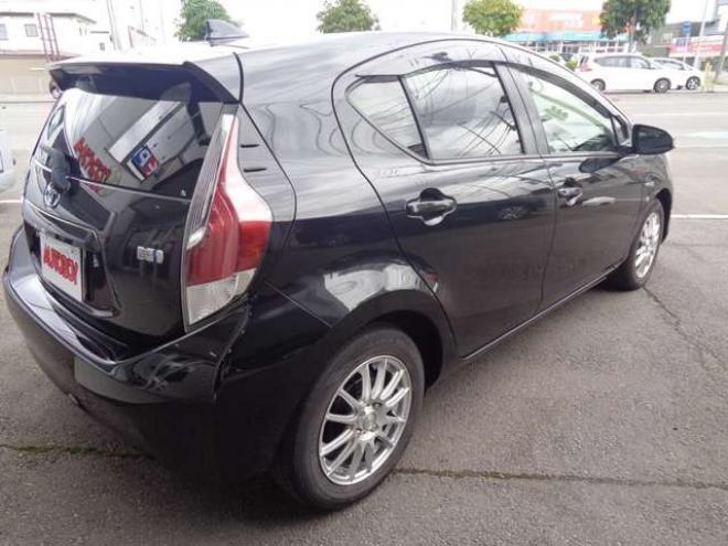 アクア1.5 S　スマートキー　純正ナビ　バックカメラ 2WD 1500