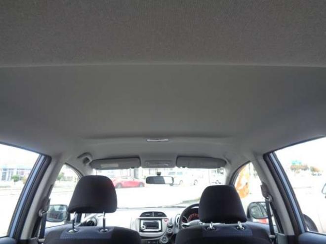 フィット1.3 G　FF　距離26000km　新品スタッドレスタイヤ　キーレス 2WD 1300