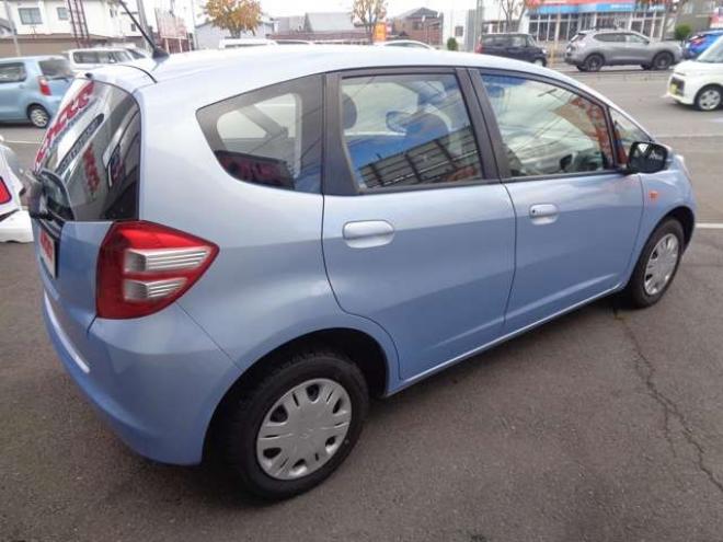 フィット1.3 G　FF　距離26000km　新品スタッドレスタイヤ　キーレス 2WD 1300