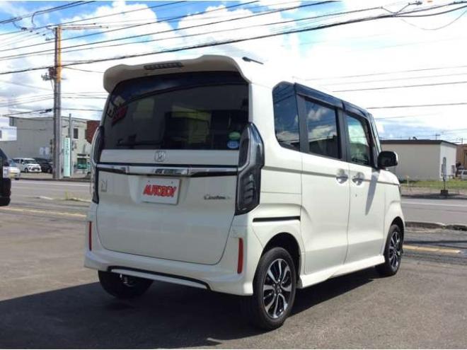 N-BOXカスタム 660 G EX ホンダセンシング 4WD　パワスラ　シートヒーター　スマートキー　プッシュスタート　クルーズコントロール　ホンダ純正ナビ　バックカメラ　電動格納ミラー　横滑り防止装置　車線逸脱防止　衝突被害軽減システム　オートライト　ETC 660