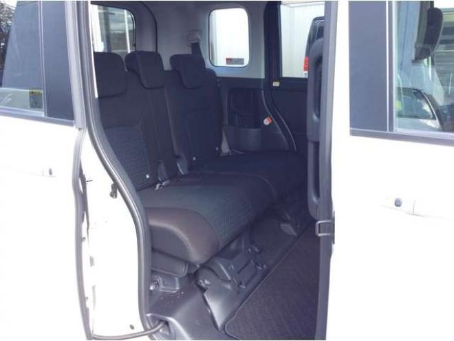 ルーミー1.0 カスタム G 4WD　両側パワスラ　プッシュスタート　スマキー　LEDヘッドライト&フォグ　クルーズコントロール　横滑り防止　衝突被害軽減システム　アイドリングストップ　バックカメラ　トヨタ純正ナビ　フルセグTV 1000