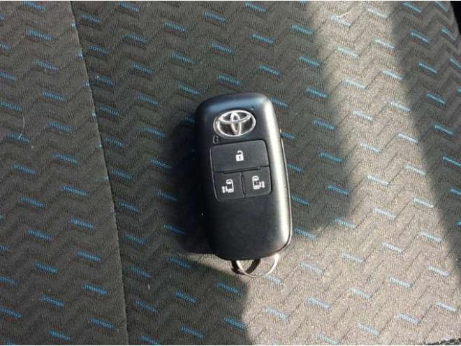 ルーミー1.0 カスタム G 4WD　両側パワスラ　プッシュスタート　スマキー　LEDヘッドライト&フォグ　クルーズコントロール　横滑り防止　衝突被害軽減システム　アイドリングストップ　バックカメラ　トヨタ純正ナビ　フルセグTV 1000