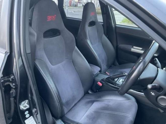 インプレッサハッチバックSTI 2.0 WRX 4WD　Defi3連メーター(ブースト計・油温計・油圧計)　ETC　運転席パワーシート　プッシュスタート 2000