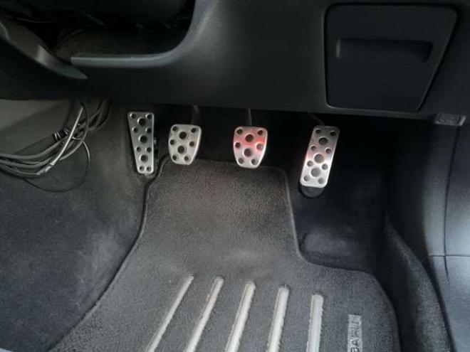 インプレッサハッチバックSTI 2.0 WRX 4WD　Defi3連メーター(ブースト計・油温計・油圧計)　ETC　運転席パワーシート　プッシュスタート 2000