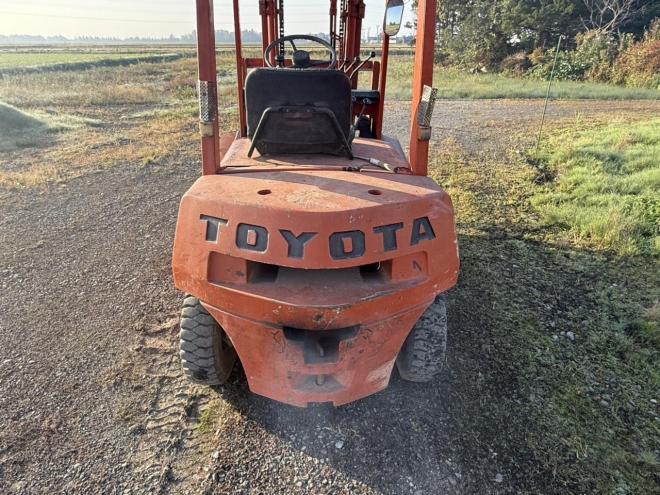 フォークリフトヒンジ付き！トヨタ 3FD20 2トン ディーゼル ダブルタイヤ