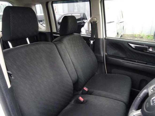 N-BOXカスタムG ターボSSパッケージ 4WD　本州仕入・ナビ・TV・Bluetooth・バックカメラ・ETC・両側パワスラ・禁煙車・シートヒーター 660