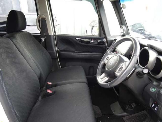 N-BOXカスタムG ターボSSパッケージ 4WD　本州仕入・ナビ・TV・Bluetooth・バックカメラ・ETC・両側パワスラ・禁煙車・シートヒーター 660