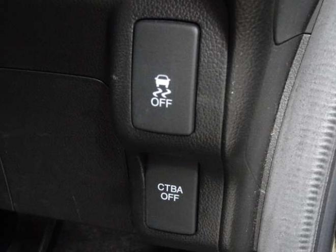 N-BOXカスタムG ターボSSパッケージ 4WD　本州仕入・ナビ・TV・Bluetooth・バックカメラ・ETC・両側パワスラ・禁煙車・シートヒーター 660