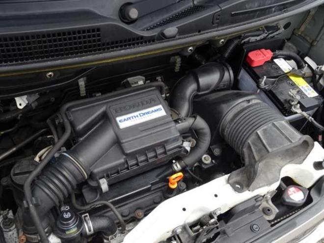 N-BOXカスタムG ターボSSパッケージ 4WD　本州仕入・ナビ・TV・Bluetooth・バックカメラ・ETC・両側パワスラ・禁煙車・シートヒーター 660