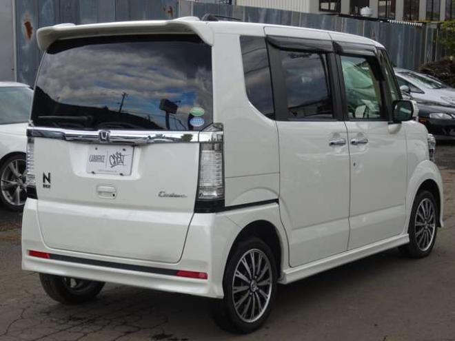 N-BOXカスタムG ターボSSパッケージ 4WD　本州仕入・ナビ・TV・Bluetooth・バックカメラ・ETC・両側パワスラ・禁煙車・シートヒーター 660