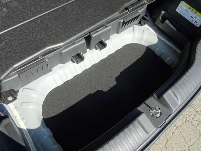 N-BOXスラッシュ X 4WD　ナビ・TV・バックカメラ・Bluetooth・禁煙車・エンジンスターター・シートヒーター 660