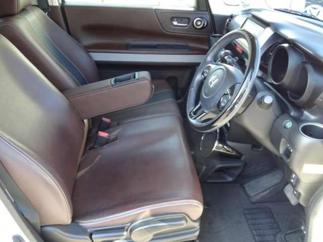 N-BOXスラッシュ X 4WD　ナビ・TV・バックカメラ・Bluetooth・禁煙車・エンジンスターター・シートヒーター 660