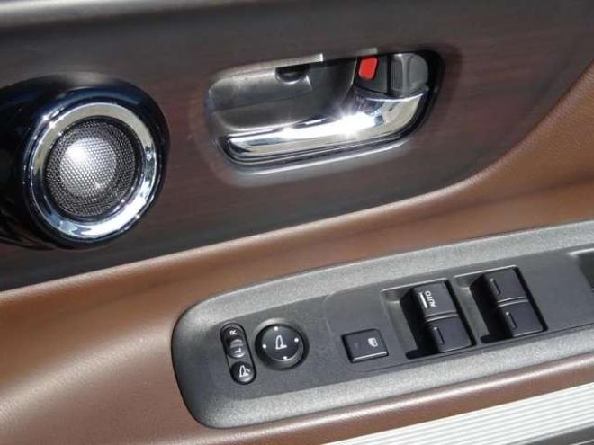 N-BOXスラッシュ X 4WD　ナビ・TV・バックカメラ・Bluetooth・禁煙車・エンジンスターター・シートヒーター 660